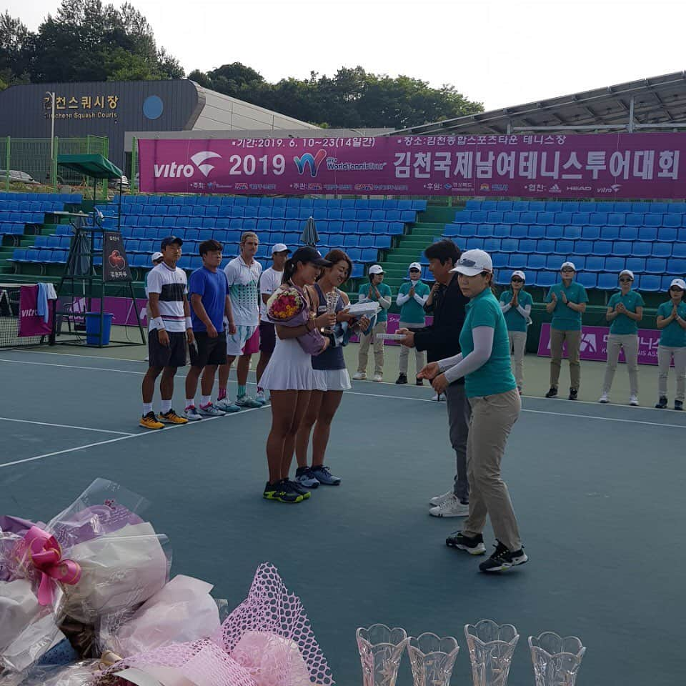 奥野彩加さんのインスタグラム写真 - (奥野彩加Instagram)「韓国ダブルス準優勝🎾💨🇰🇷 悔しい〜。 ラスト1週間、気合い入れ直して頑張ります🔥🔥 #応援ありがとうございました 📣 #かんちん今週もありがとう ❤️ #韓国3週間過ぎた  #早い #もうすぐ歳も1つ増えちゃう 〜  #韓国 #한국  #テニス #トレーニング #アスリート #筋トレ #筋トレ女子 #スポーツ #tennis #sports #life #gym #training #fitness #fit #athlete #japanese #smile #tennisplayer #work #테니스 #연습 #훈련 #스포츠  #운동」6月16日 11時20分 - ayakaokuno