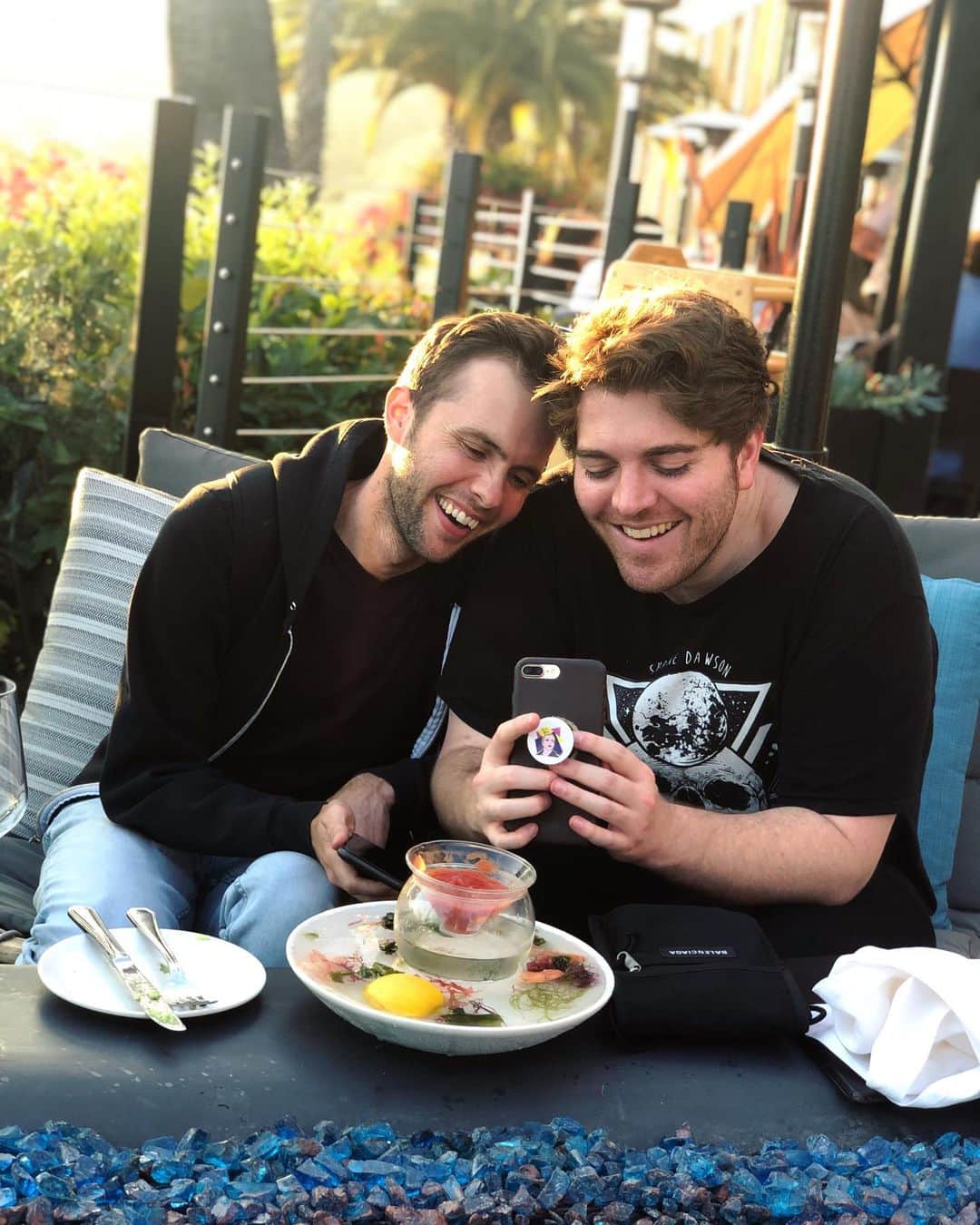 シェーン・ドーソンのインスタグラム：「🐒❤️🐷 (📷 @garrett_watts)」