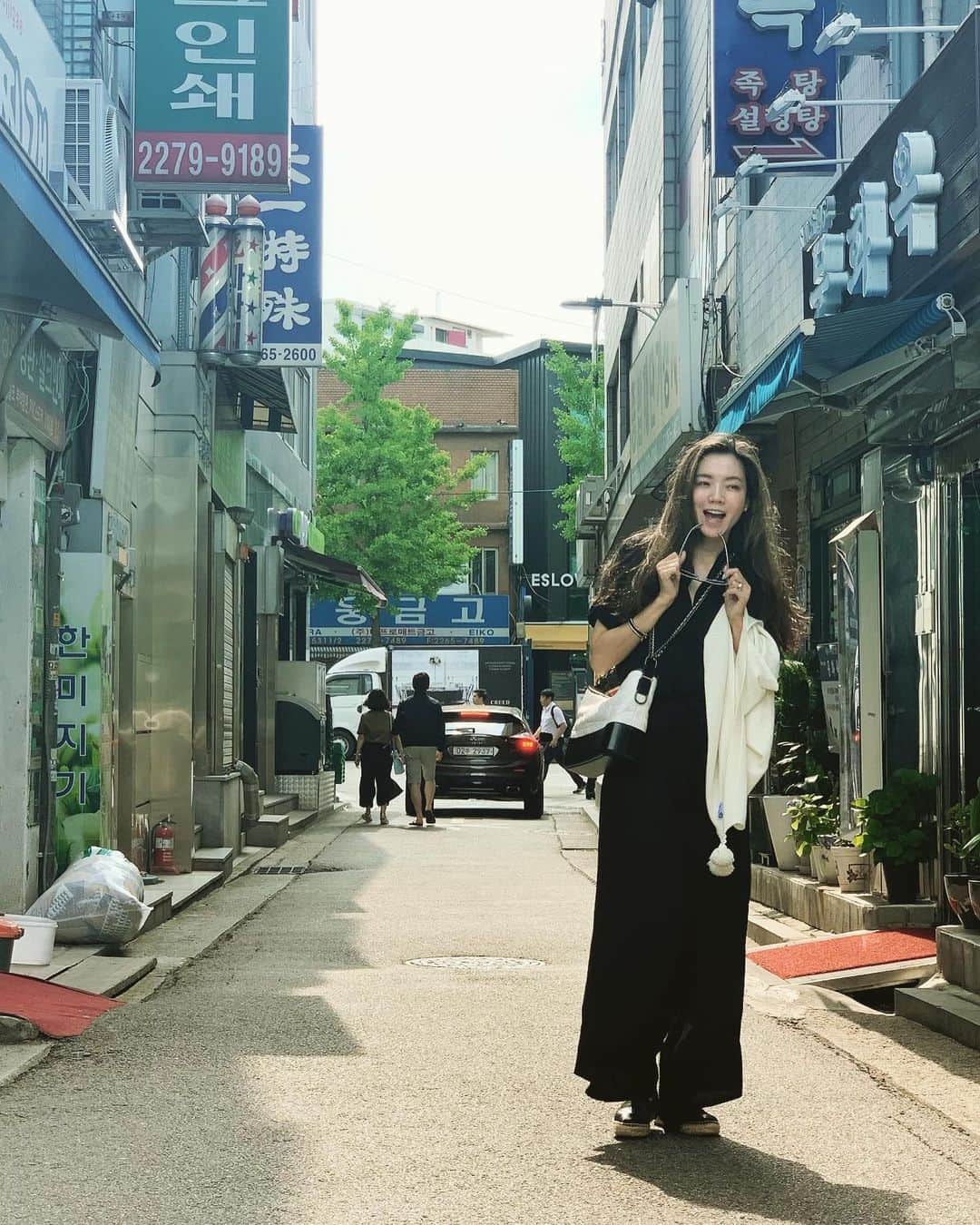 和央ようかさんのインスタグラム写真 - (和央ようかInstagram)「Streets of Seoul 🇰🇷 (かなり満腹後)ソウル散策中。かなり楽しい😊  #takakoworldstylin🌎 #lifestyle  #korea #seoul #yokawao」6月16日 11時39分 - yokawao0215