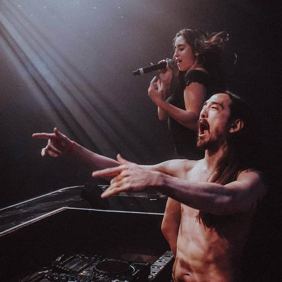 スティーヴ・アオキさんのインスタグラム写真 - (スティーヴ・アオキInstagram)「Keep this goin all night! Vegas w/ my sis @laurenjauregui was 🧨🔥」6月16日 11時44分 - steveaoki