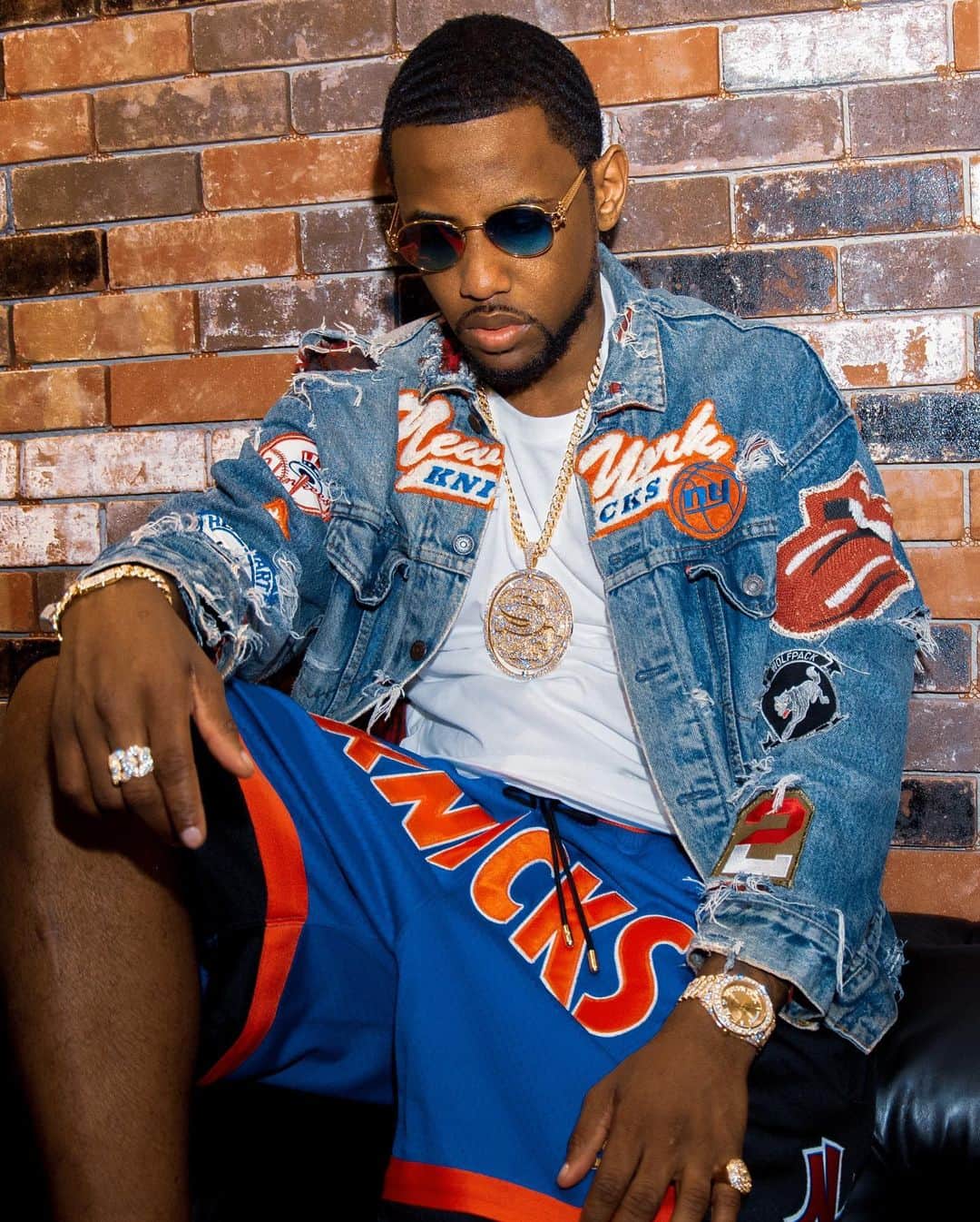 のインスタグラム：「When you turn 16 in New York, niggas don’t even say Happy Birthday.. They say “You old enough to go to The Island now!!” 😩 [shot by @ox.ography]  #NoMoreDFY #ShitWasAllGoodJustAWeekAgo #YouWitTheBigBoysNow #16YearOldsGetChargedAsAAdultInNY #ButYouReallyStillAKidSMH #AndBeingLockedUpWitGrownMen  #ThatAgeLawNeedsToBeChanged #ToAtLeast18YrsOld」