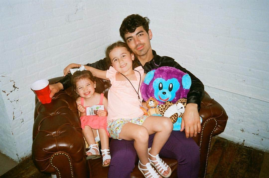 ジョー・ジョナスさんのインスタグラム写真 - (ジョー・ジョナスInstagram)「Heart eyes emoji」6月16日 11時58分 - joejonas