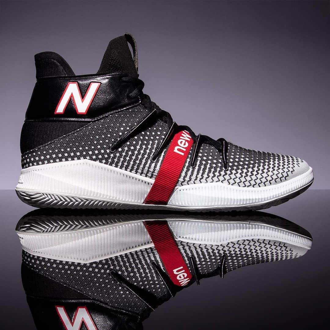 Sneaker Newsさんのインスタグラム写真 - (Sneaker NewsInstagram)「So who else is waiting for New Balance to drop the OMN1S to the masses? Kawhi Leonard’s debut signature shoe with the brand is set to release in wider quantities at the start of the 2019-2020 NBA season.」6月16日 12時01分 - sneakernews