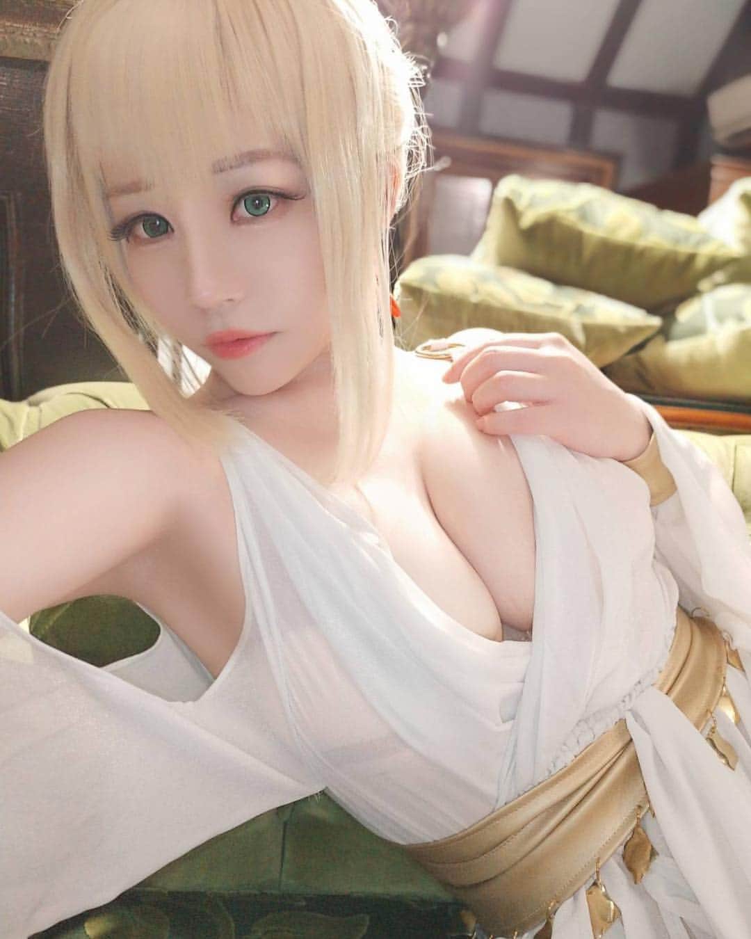 千尋のインスタグラム：「Morning 早安（揉眼睛」