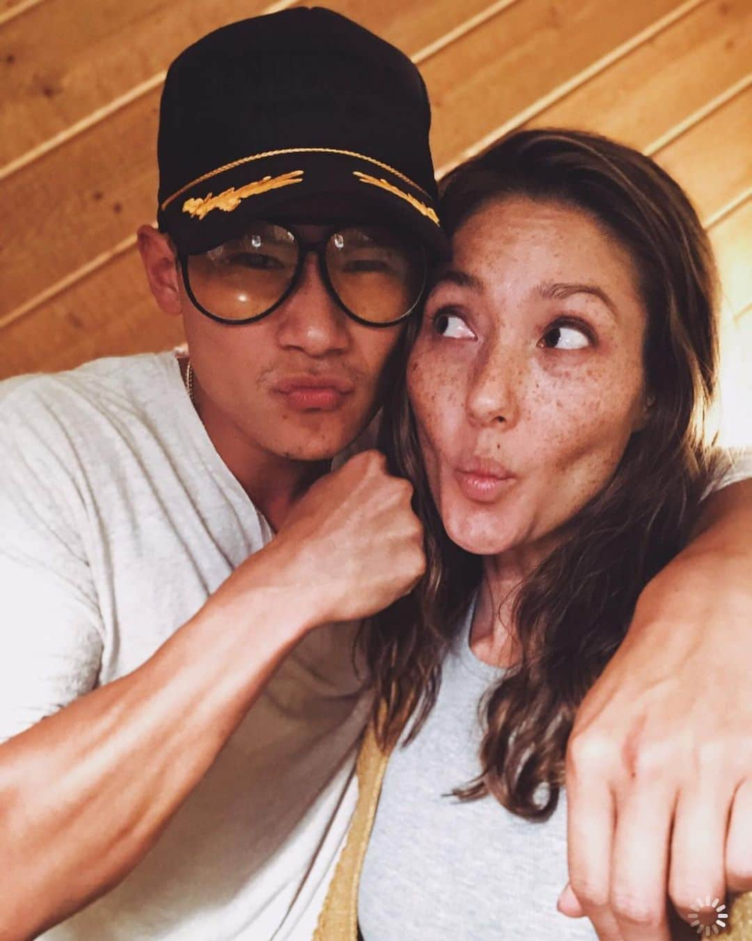 カーティス・ラムさんのインスタグラム写真 - (カーティス・ラムInstagram)「2 Moles + A whole lotta @freshfreckles = 💛. Luv ya sis. #happybirthdaymama #asiansrus」6月16日 12時20分 - hansumlum