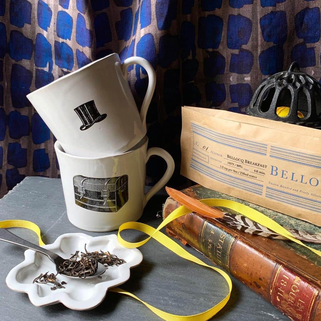H.P.DECOさんのインスタグラム写真 - (H.P.DECOInstagram)「【RECOMMEND】 6月16日は「父の日」です！ 日頃の感謝を込めて贈り物をしませんか。 紳士的なハットと鞄のデザインがシックなKuhn Keramikのカップには、NYのティーブランドBELLOCQの定番「No.01 BELLOCQ BREAKFAST」がお勧め。芳醇な味と香りに満ちたブラックティーが休日のほっとひと息にぴったりです。  カップ ¥10,000＋tax アッシュトレイ ¥6,500＋tax お茶 ¥1,900＋tax〜  #kuhnkeramik #クーンケラミック #bellocq #bellocqteaatelier #ベロック #fathersdaygifts #父の日 #interior #暮らし #hpdeco #hpdecoaosando」6月16日 12時21分 - atelier_ma_vie