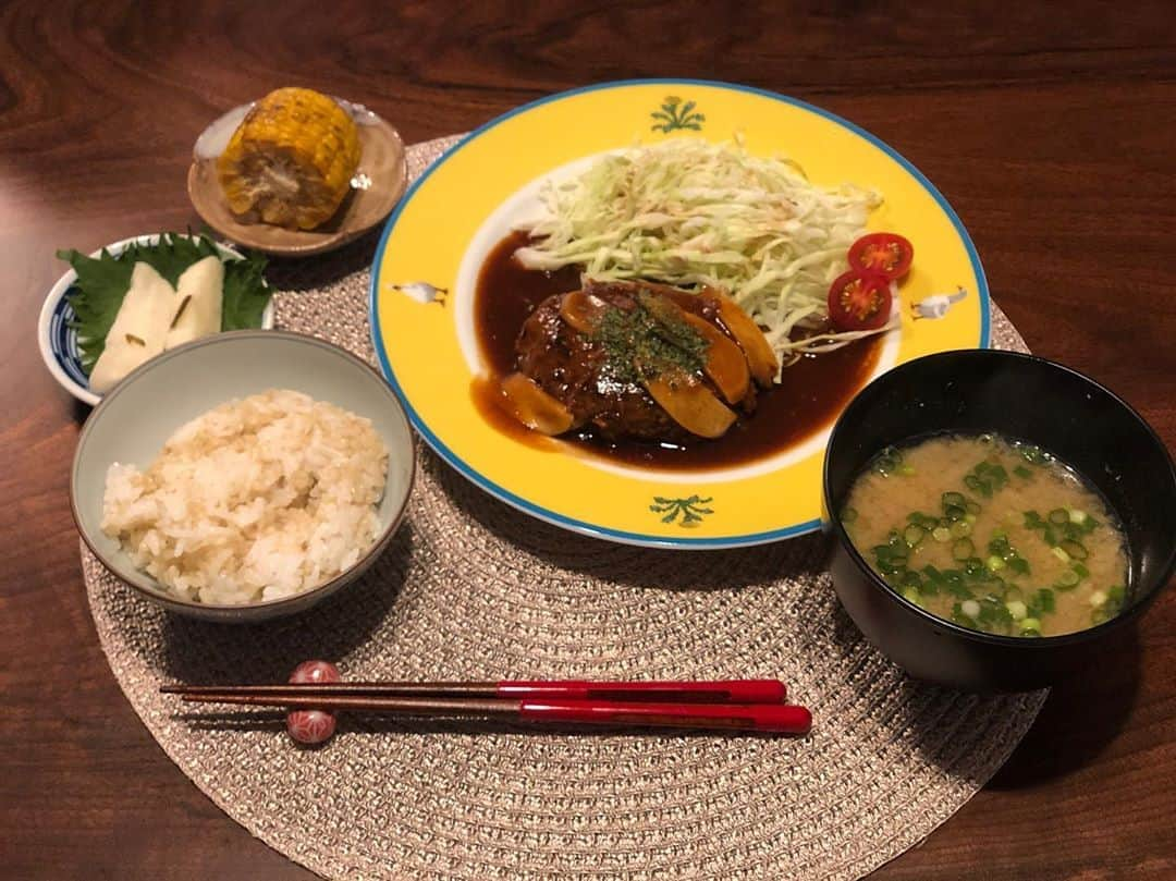 月央和沙さんのインスタグラム写真 - (月央和沙Instagram)「お料理の他に 特にネタがない そろそろ 本気で 動かねば .  #ハンバーグ #デミグラス #うちの晩ごはん #記録 #褒められると #調子にのるタイプです」6月16日 12時15分 - kazusa_tsukio