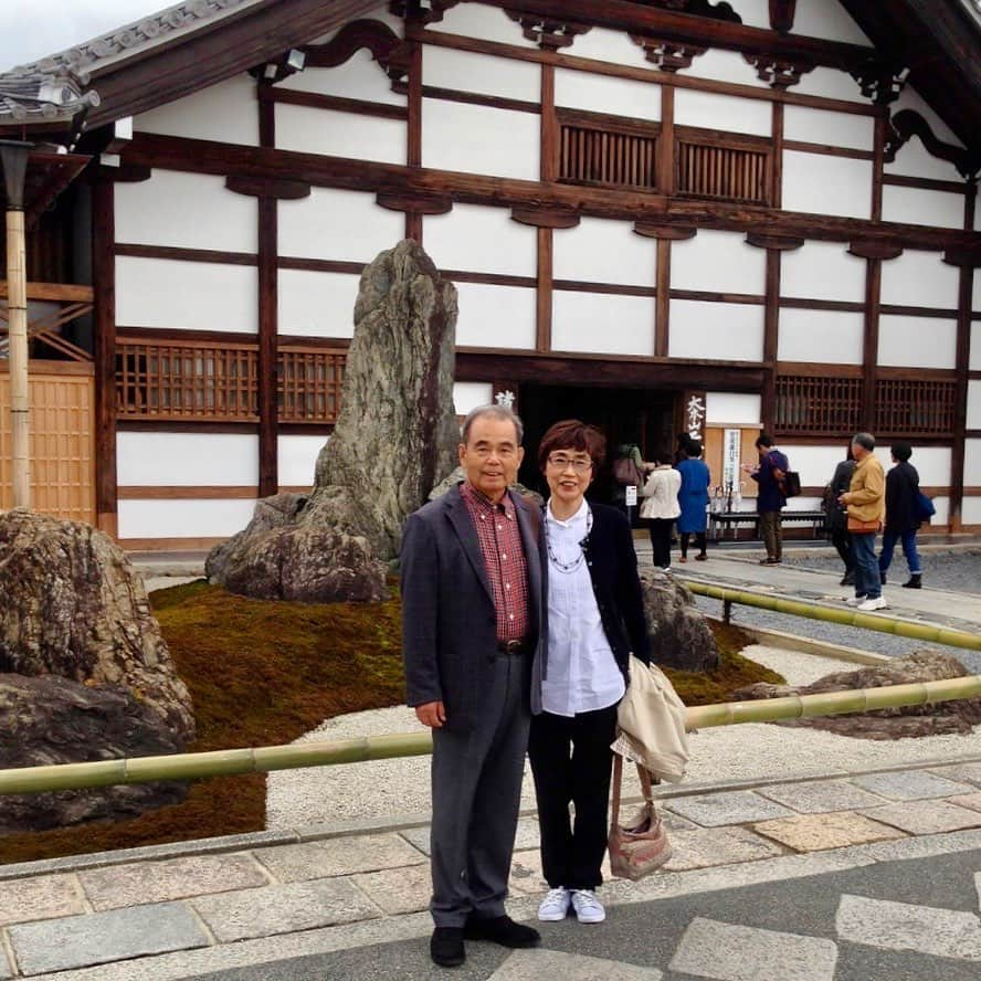 小山田サユリさんのインスタグラム写真 - (小山田サユリInstagram)「Happy Father’s Day 🎉 (Japan Time)  The most sweetest and gentle man, unique dad...he got his position by virtue of his life experiences and hard work. I really respect you, always love you and grateful for my dad... 父の日に… 私にとって世界一優しくて穏やかで、ユニークな生き方をしている私の父。豊富な人生経験と勤勉さで今の地位を築いた父を私は本当に尊敬しています。いつも感謝し、愛しています。ありがとう。#fathersday #父の日 #ありがとう #grateful」6月16日 12時29分 - sayurioyamada