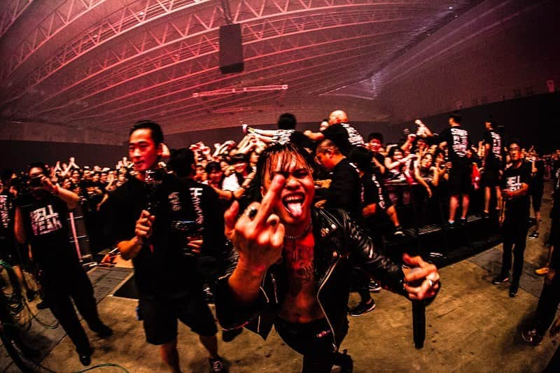 Terufumi Tamanoさんのインスタグラム写真 - (Terufumi TamanoInstagram)「SATANIC CARNIVAL 2019  photo by @cazrowaoki」6月16日 12時34分 - terucrossfaith