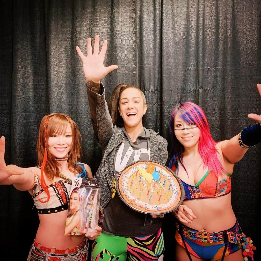 カイリ・セインさんのインスタグラム写真 - (カイリ・セインInstagram)「Ahoy‼︎⚓️😋🌊🌊🏴‍☠️ Thank you so much, #wwedenver !! And happy birthday, Bayley !!🎂💃🏻❤️ #kabukiwarriors 💫」6月16日 12時46分 - official_kairi