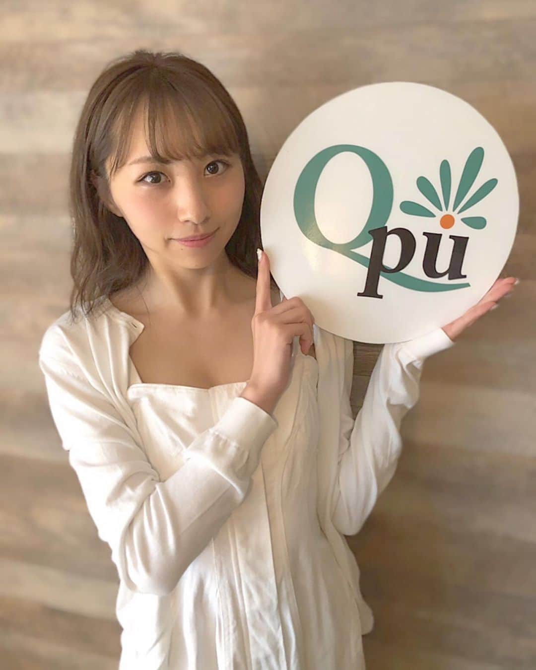 のインスタグラム：「目指せ豆粒フェイス🥜 . . #Qpu #小顔矯正 #こんにちは小顔 #beauty #make」