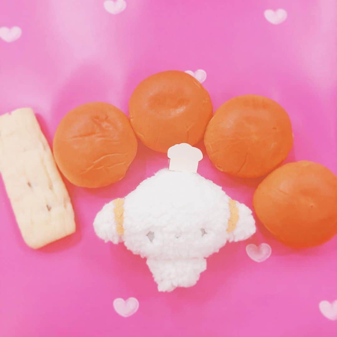 のインスタグラム：「. おともだち10000人こえたみゅん‥！ありがとうみゅん〜♡ #サンリオ #キャラクター #小麦粉 #こぎみゅん #sanrio #character #flour #cogimyun #1万人フォロワー達成 #ありがとう #みゅん」