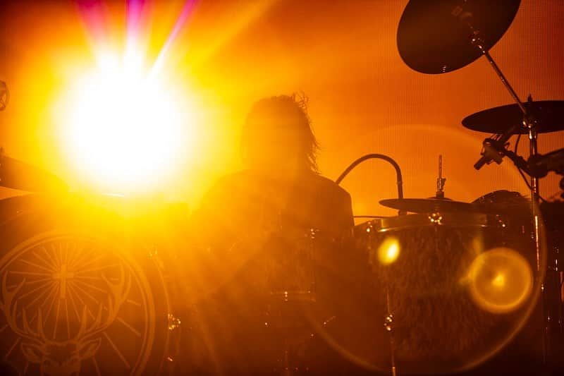 Tatsuya Amanoのインスタグラム：「SATANIC CARNIVAL🇯🇵 昨日はいつもに増してCrossfaithワールド全開で挑みました。 たっぷりと皆んなに味わってもらえたと思います💥  次は「NITROPOLIS vol.2」でお会いしましょう💃🔥🕺 Photo by @cazrowaoki」