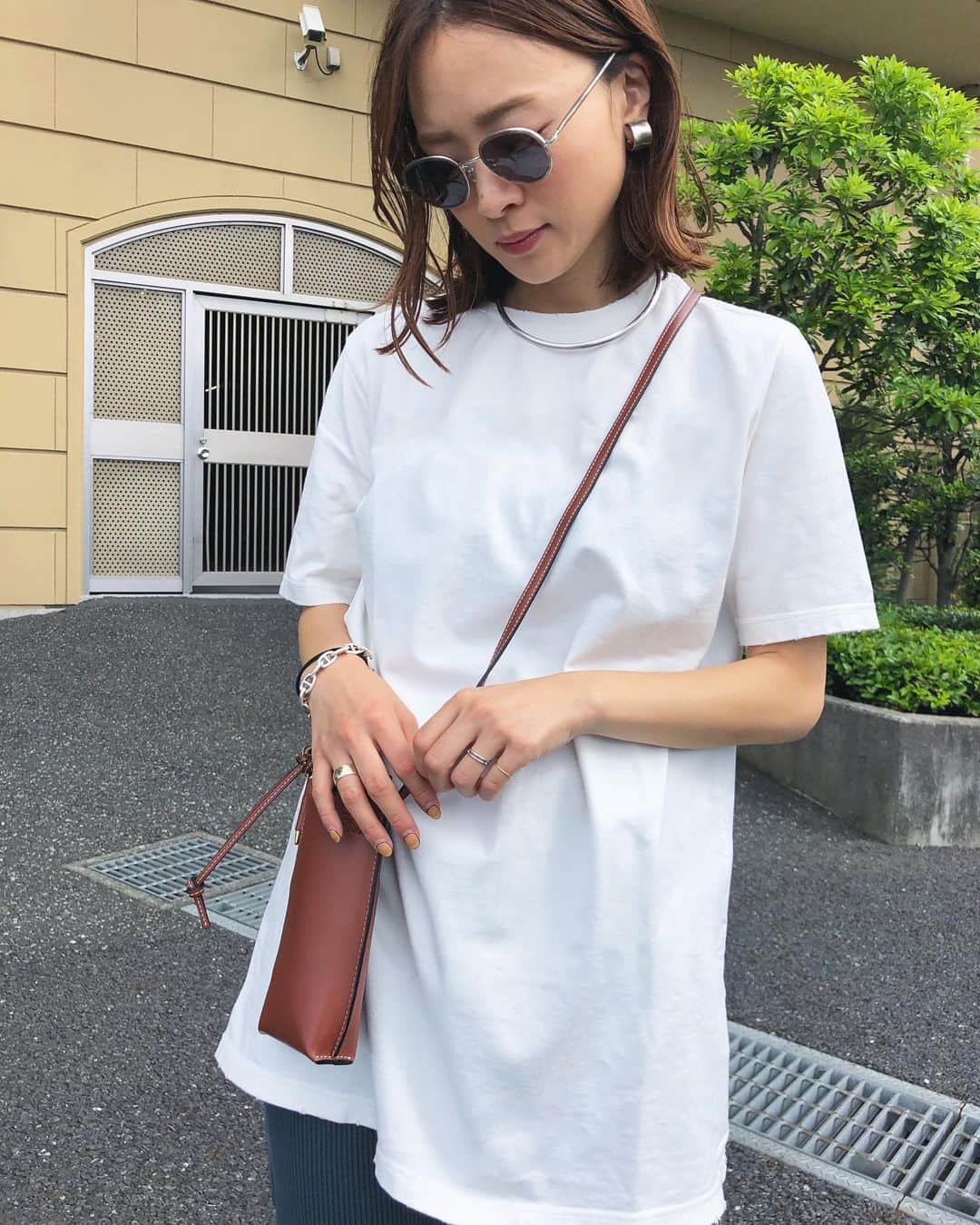 野尻美穂のインスタグラム：「パックT大好きな私が見つけたおススメは2枚のサイズ感が違う優秀なやつ。 この長めのTシャツ無敵ー😚🧡 #perverze」