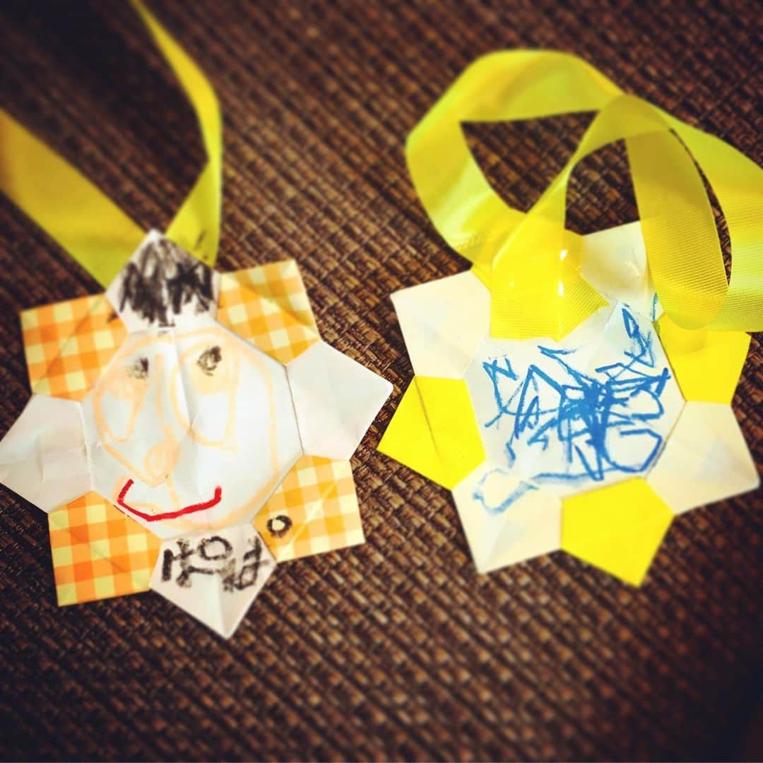 篠宮暁さんのインスタグラム写真 - (篠宮暁Instagram)「ええのんもろたで。  #父の日  #手書きのメダル #ウンチくんパンツ」6月16日 13時24分 - shinomiyaakira