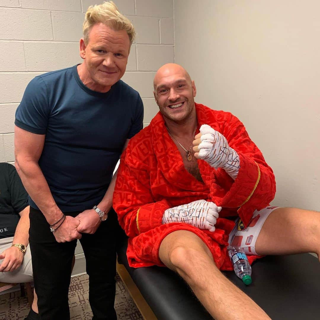 ゴードン・ラムゼイさんのインスタグラム写真 - (ゴードン・ラムゼイInstagram)「I guess my pep talk worked ! Well done @gypsyking101 !!! #boxing #furyschwarz」6月16日 13時25分 - gordongram