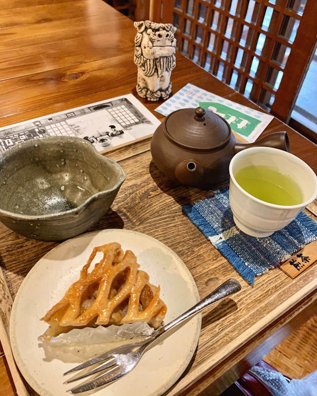 佐藤瀬奈さんのインスタグラム写真 - (佐藤瀬奈Instagram)「調神社の隣にある古民家カフェ⛩✨⠀ ⠀ 木のぬくもりと香りを感じられる店内で飲むお茶は 格別でした…☺️🍵⠀ ⠀ 時間がゆったりと流れていて こんなにリラックスできて癒されたカフェは 初めてかも🥺⠀ ⠀ この日はすごく暑い日だったけど 神社が近いからかカフェの付近は涼しくて 気持ちよかったなぁ☺️💓⠀ ⠀ お気に入りのカフェがまた1つ増えました♡♡ ・ ・ ・ #楽風#古民家カフェ#調神社」6月16日 13時36分 - senapuu