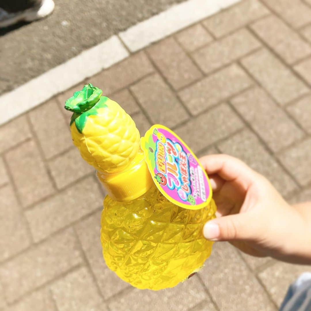 岡部玲子さんのインスタグラム写真 - (岡部玲子Instagram)「夏だねー‼️ かけ放題😁 息子はレインボーかき氷に🍧✨ 娘はパイナップルシャボン玉🍍✨ #岡部玲子 #子育て #主婦 #アラフォーママ #タレント #39歳 #夏 #かき氷 #レインボーかき氷 #パイナップル #シャボン玉 #mama #talent #reporter #instagood #f4f #soapbubble #tokyo #japan #summer #shavedice #happy #smile #love」6月16日 14時28分 - reiko_okabe