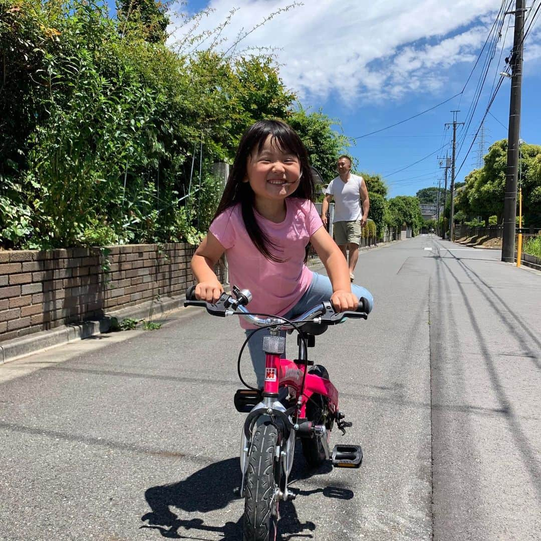 鈴木桂治さんのインスタグラム写真 - (鈴木桂治Instagram)「自転車に乗れるようになったねー #初漕ぎ初乗り #上出来 #スパルタ教育 #乗れるようになりましたー #変身バイク #へーんしん！ #Bicycle#firsttime#good#enjoy#いい天気」6月16日 14時42分 - gk.kizuna