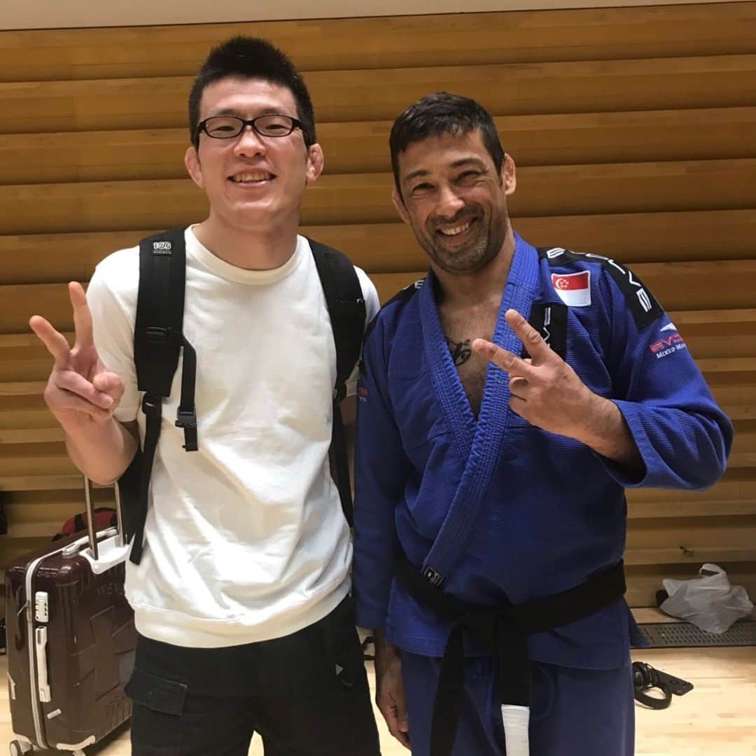 青木真也のインスタグラム：「柔術見にきた。#evolvefightteam #evolvemma #shinyaaoki #onechampionship #jiujitsu #柔術」