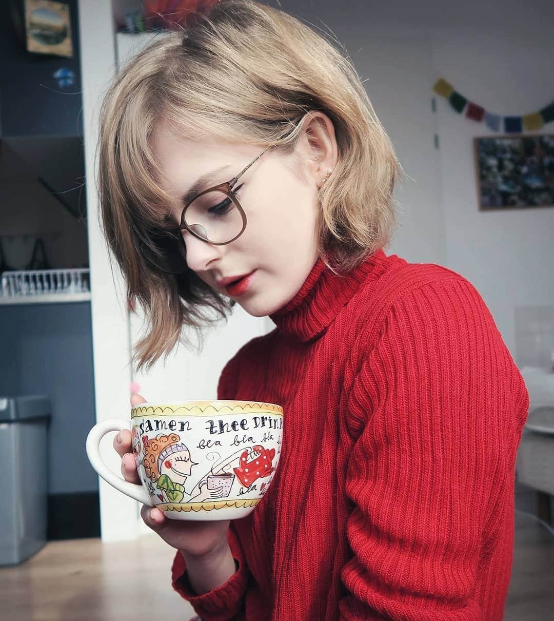 Ella Freyaのインスタグラム：「Inaccurate depiction of what my mornings actually look like.」