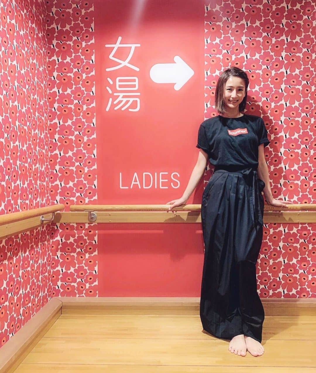 高橋美咲さんのインスタグラム写真 - (高橋美咲Instagram)「. @ofurocafe.utatane さんでのサウナトークショーはアットホームで、サウナーの皆さんに温かく見守られて無事に終えました✨ . 昨日浴場にオープンした「サウナコタ」は自分でロウリュができる本格的なサウナで、フィンランドで毎日入っていたサウナを思い出しました🤤❤️ 70℃前後で暑すぎないサウナ室で湿度もあるから、サウナに苦手意識のある方や汗かきにくい人にも是非入ってほしい！ . #お風呂cafeutatane #サウナトークショー #サウナ女子 #サウナ部 #サウナ好き #女子サウナー #サ道 #タナカカツキ #女子サウナの世界 #自宅サウナ #ロウリュ #高温サウナ #ドライサウナ #ミストサウナ #水風呂  #外気浴 #ととのった #サ道 #フィンランドサウナアンバサダー#sauna #saunner #instasauna #saunagirl #saunner」6月16日 15時27分 - misaki_saunner_
