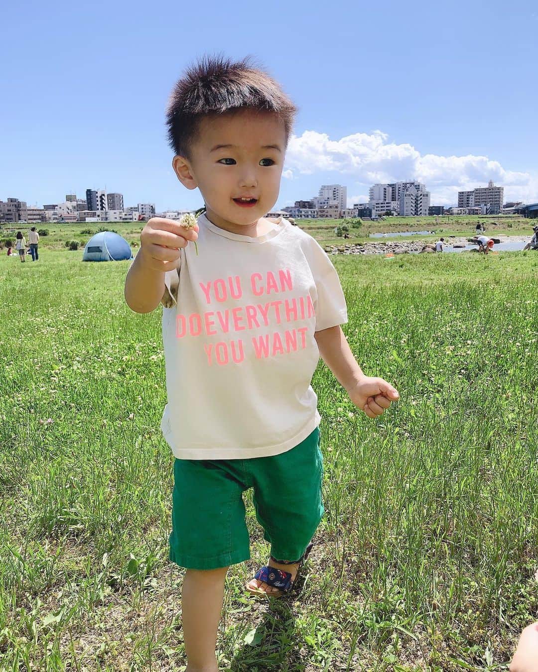 鈴木亜美さんのインスタグラム写真 - (鈴木亜美Instagram)「いい天気は良いね😊👍 #テント張って #いっぱい遊ぶ #虫も花もいっぱい」6月16日 15時38分 - amiamisuzuki