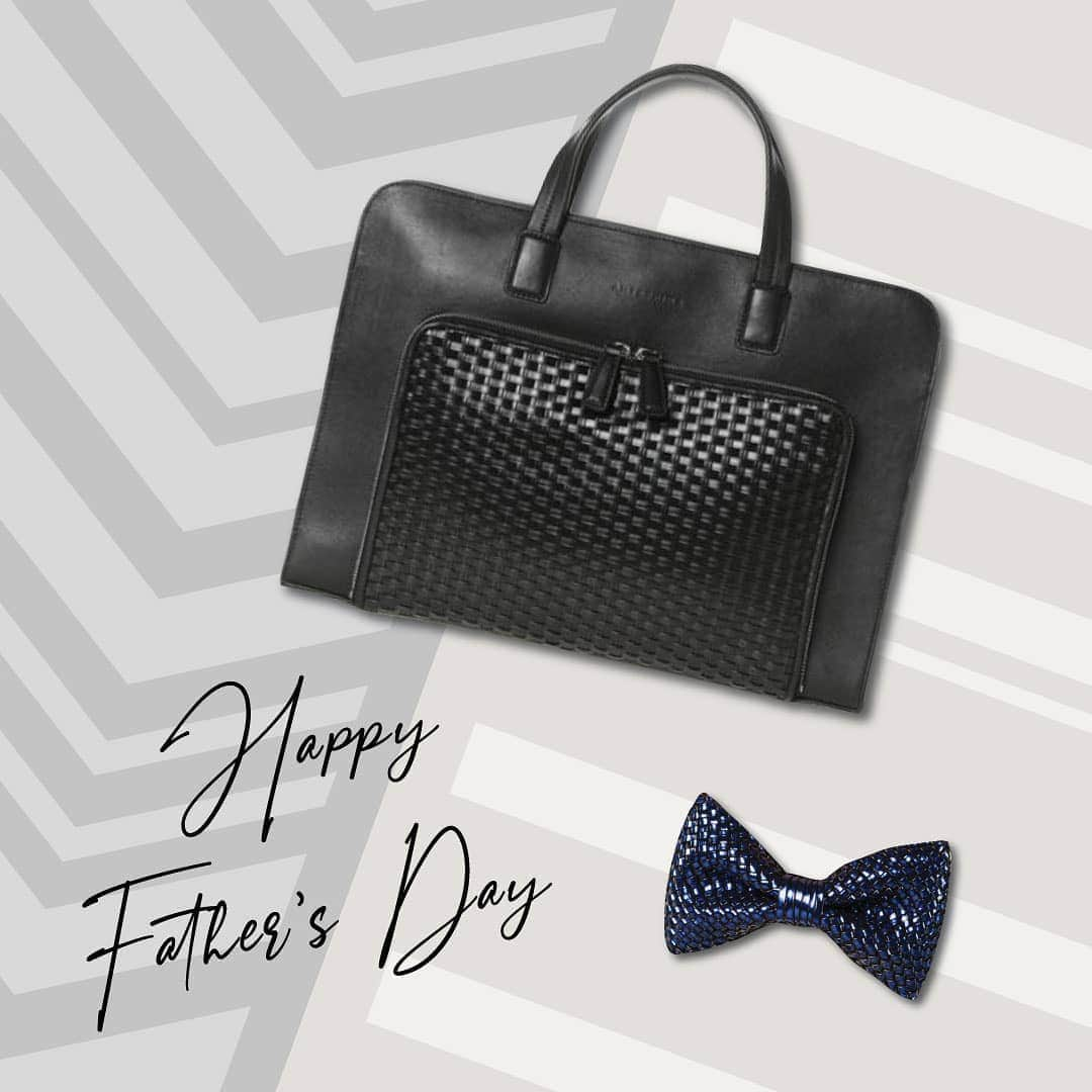 ANTEPRIMAさんのインスタグラム写真 - (ANTEPRIMAInstagram)「A day for the one and only gentleman in our lives - we wish all dad’s a very HAPPY Father’s Day! Give them a BIG treat they deserve today!  #anteprima #love #dad #father #fathersday #fatherhood #happyfathersday #fathersdaygift #fathersgift #fathergift #gift #giftsforhim #giftideas #bag #tie #happy #style #photo #fashion #cool #패션 #アンテプリマ #父の日」6月16日 15時45分 - anteprimaofficial