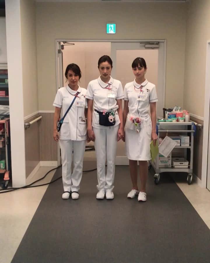 のインスタグラム：「‪四季総合病院のチャーリーズエンジェル？👼✨💕 #突然始まる寸劇 #カッコよかったので #撮影してみました笑 #ドラマ本編とは関係ありません ‪#中条あやみ ‬#片瀬那奈 #鈴木紗理奈 #白衣の戦士 #最終話 #6月19日 #水曜よる10時 #日テレ #水ドラ」