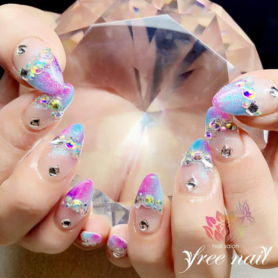 free nail フリーネイルのインスタグラム：「. お客様ネイル💅🏻🦋✨ . ユニコーンフレンチ🦄✨ . サマーネイルのキラメキ💎✨ . ご来店ありがとうございました🙇🏻‍♀️🙇🏻‍♀️🙇🏻‍♀️💗 . #ネイル #フリーネイル #ネイルアート #ジェルネイル #ネイルサロン #大阪ネイルサロン #ネイルデザイン #ネイルチェンジ #ユニコーンネイル #フレンチネイル #ストーンネイル #ラメネイル #ピンクネイル #ブルーネイル #デザインネイル #シンプルネイル #トレンドネイル #大人ネイル #夏ネイル #美甲 #日式美甲 #summernails #nailsart #nailsalon #nailsdid #newnails #newnail #freenail」