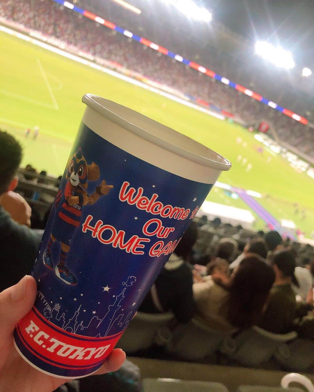 藤江れいなさんのインスタグラム写真 - (藤江れいなInstagram)「スポーツ観戦中に飲むお酒 なぜこんなにも美味しいのだろうか🐈」6月16日 16時33分 - 01nyan0201