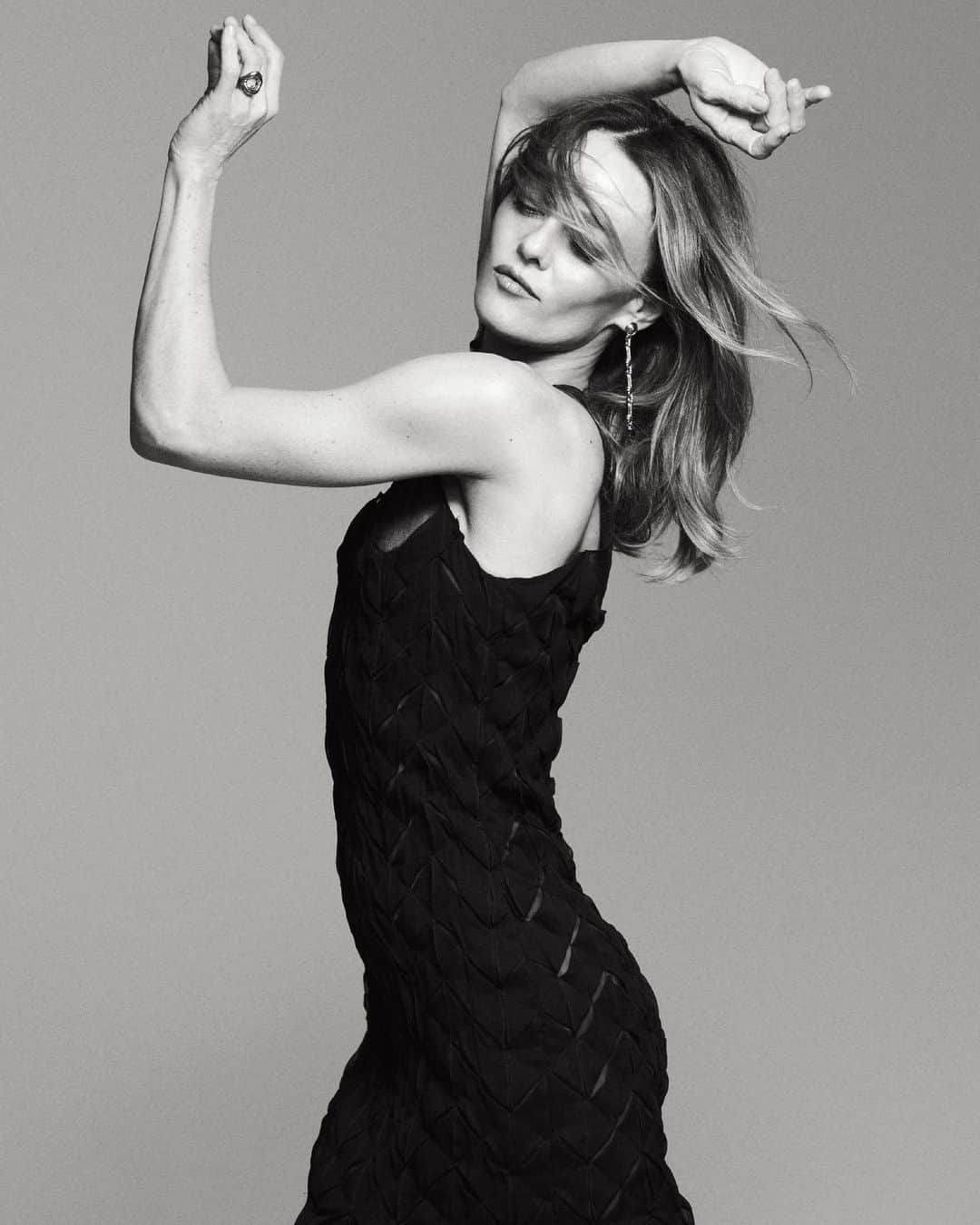 グーセンス パリのインスタグラム：「Vanessa Paradis goes full GOOSSENS in @harpersbazaarukraine . . #📸 by @philipgay and styled by @svetlana.marson . . #Goossens #earrings #rings #necklaces」