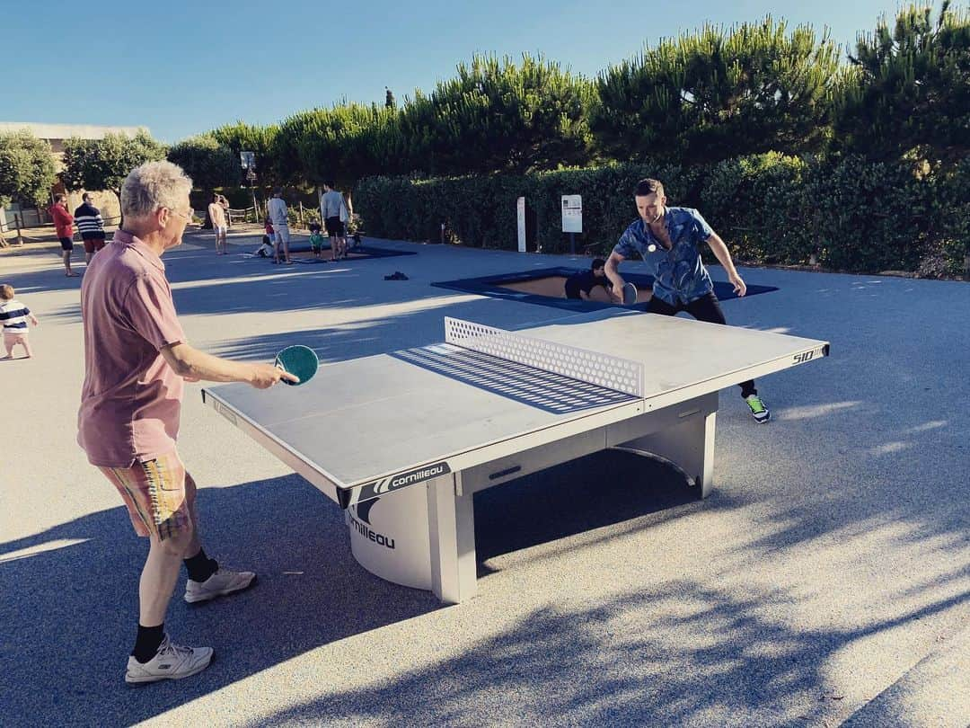 ハリー・ジャッドさんのインスタグラム写真 - (ハリー・ジャッドInstagram)「The sun is in my eyes, You’ve got a better bat, I’ve had too many drinks, this ball is dodgy. Same excuses for the past 25 odd years. Happy Fathers Day x」6月17日 3時34分 - harryjudd