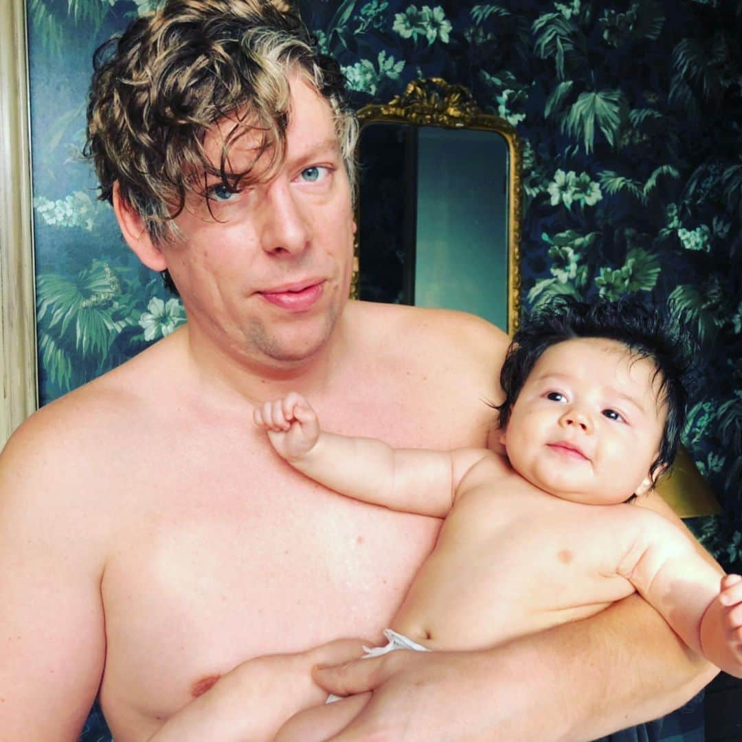 ミシェル・ブランチさんのインスタグラム写真 - (ミシェル・ブランチInstagram)「One of the greatest joys in my life has been watching you become a dad. You’re such a natural. Happy Father’s Day @officerpatrickcarney ❤️ We love you! *notice in the last picture the absolute fear in his eyes as after pushing for 3 hours, my normal labor turned into a C-section situation 🤣」6月17日 3時34分 - michellebranch