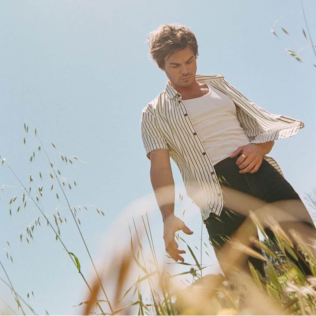 タイラー・ブラックバーンのインスタグラム：「On my way to the farmers market」