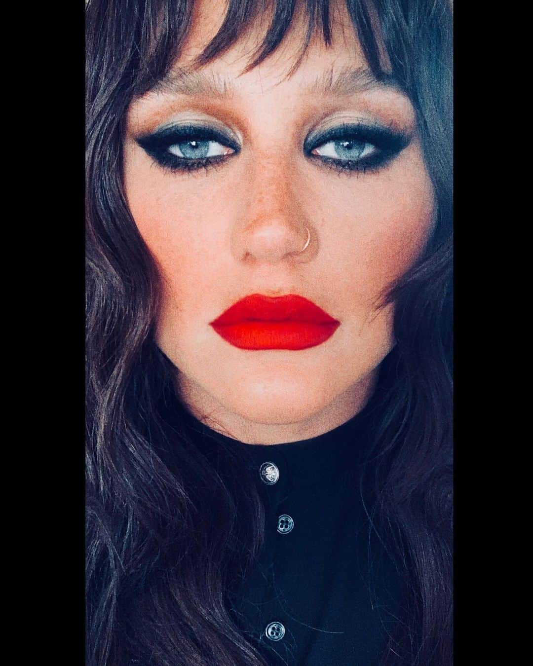 ケシャさんのインスタグラム写真 - (ケシャInstagram)「Speakin in tongues in my blood red lipstick」6月17日 2時09分 - kesha