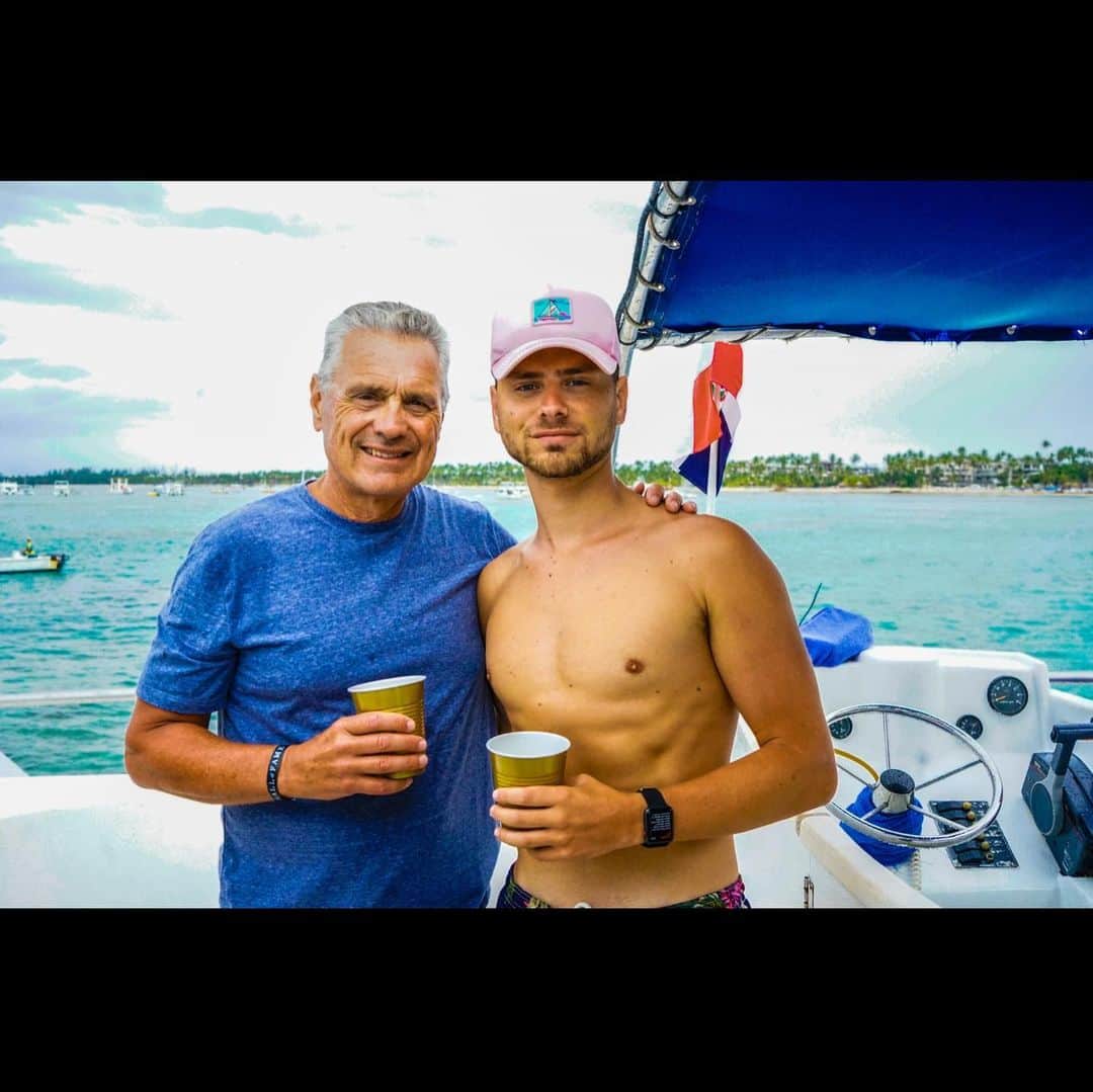 ギャレット・バックストロームさんのインスタグラム写真 - (ギャレット・バックストロームInstagram)「Happy father’s day to this legend! Dad, you let me be myself, you teach me what I need to know. To be smart, safe, and never ever give up because Backstrom’s aren’t quitters!  Blessed to have a dad like you.」6月17日 2時29分 - gbackstrom