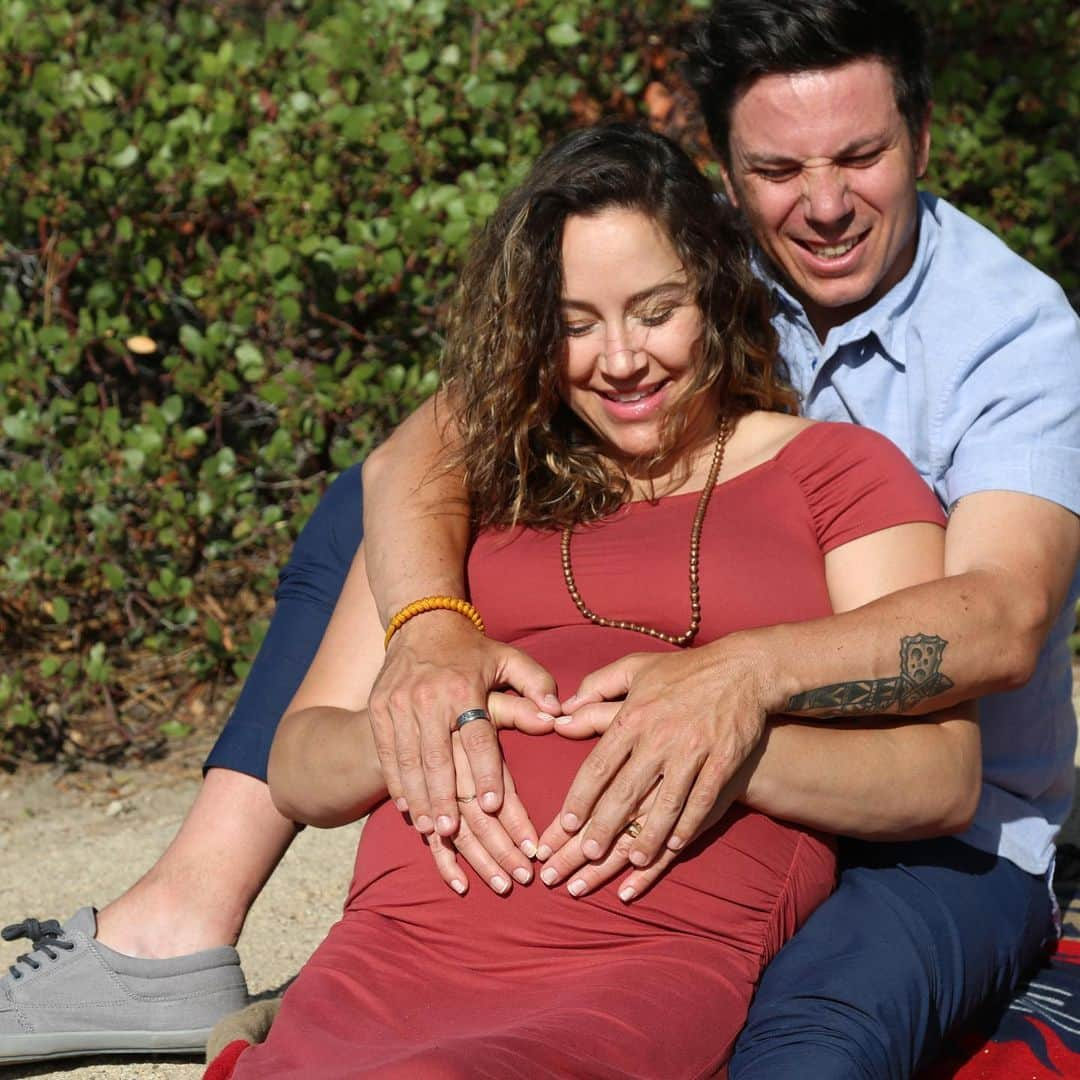 アラナ・ニコルズさんのインスタグラム写真 - (アラナ・ニコルズInstagram)「Happy Father’s Day to this Dad-to-be! Whether it’s attempting the cheesy heart on the belly during a maternity shoot or consoling me when I’m hyper emotional due to wacky pregnancy hormones, to accomplishing SO MANY house projects this week with your Dad... you always TRY to do your best and that matters more thank anything. That’s what great Dads are made of. . . A good friend of mine @skiddydundidit always said... “heart, determination and TRY... you can never run out of Try.” That’s the gooooodz . . I’m so grateful for you @roytuscany. I love you guy ❤️🙏🏽🙌🏼 #happyfathersday 📸: @aliciausc」6月17日 2時31分 - alanathejane