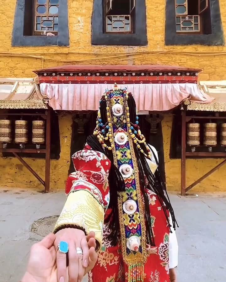 Murad Osmannのインスタグラム：「#followmeto Lhasa, Tibet with @natalyosmann. Starting to post content from the trip to this extraordinary and spiritual place... what do you like to hear about Tibet from us? #followmetotibet」