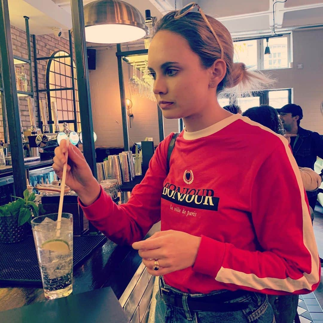 メガン・ジェット・マーティンさんのインスタグラム写真 - (メガン・ジェット・マーティンInstagram)「When paparazzi bae catches you sippin’ on soda and lime. #scandalous」6月17日 2時38分 - meaghanjette