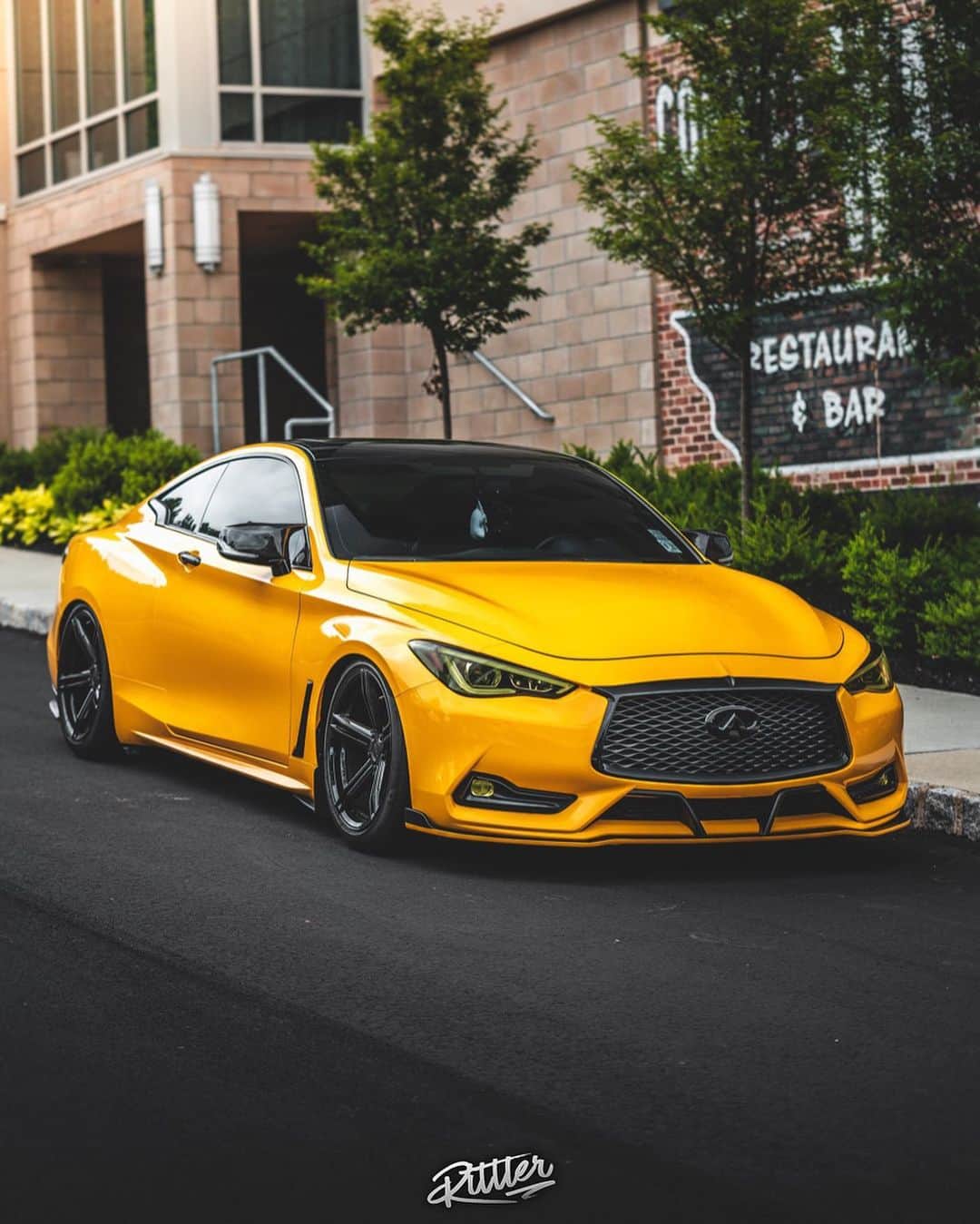 CARLiFESTYLEさんのインスタグラム写真 - (CARLiFESTYLEInstagram)「What do you like best, front or rear end? 🐝 Owner @darkq60 | #carlifestyle Photo @rittler #Q60」6月17日 2時53分 - carlifestyle
