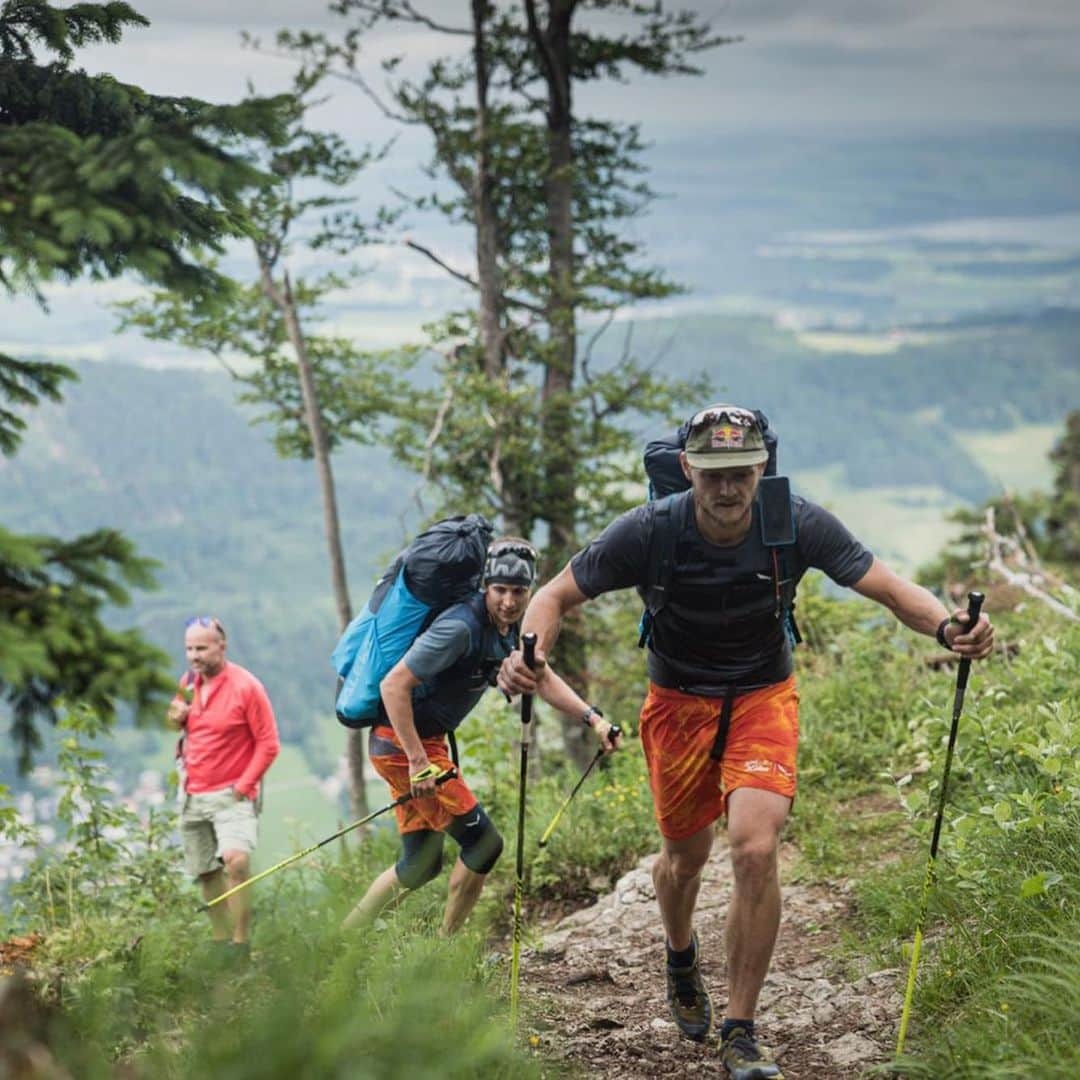 Suuntoさんのインスタグラム写真 - (SuuntoInstagram)「And the race is on! 🙌  Who will win the @redbullxalps this year? 🏔  Who will be the fastest, the toughest? 💪  Anything can happen during the 1138km from Salzburg to Monaco, so stay tuned for race updates and behind the scenes moments! And don’t forget to follow the live tracking, the link is in our bio.  Here are some highlights from the race start in Mozartplatz until the first turnpoint, the top of the Gaisberg mountain.  #redbullxalps #hikeandfly #suunto9 📸 @philippreiter007 and @nico_blkorwht」6月17日 3時21分 - suunto