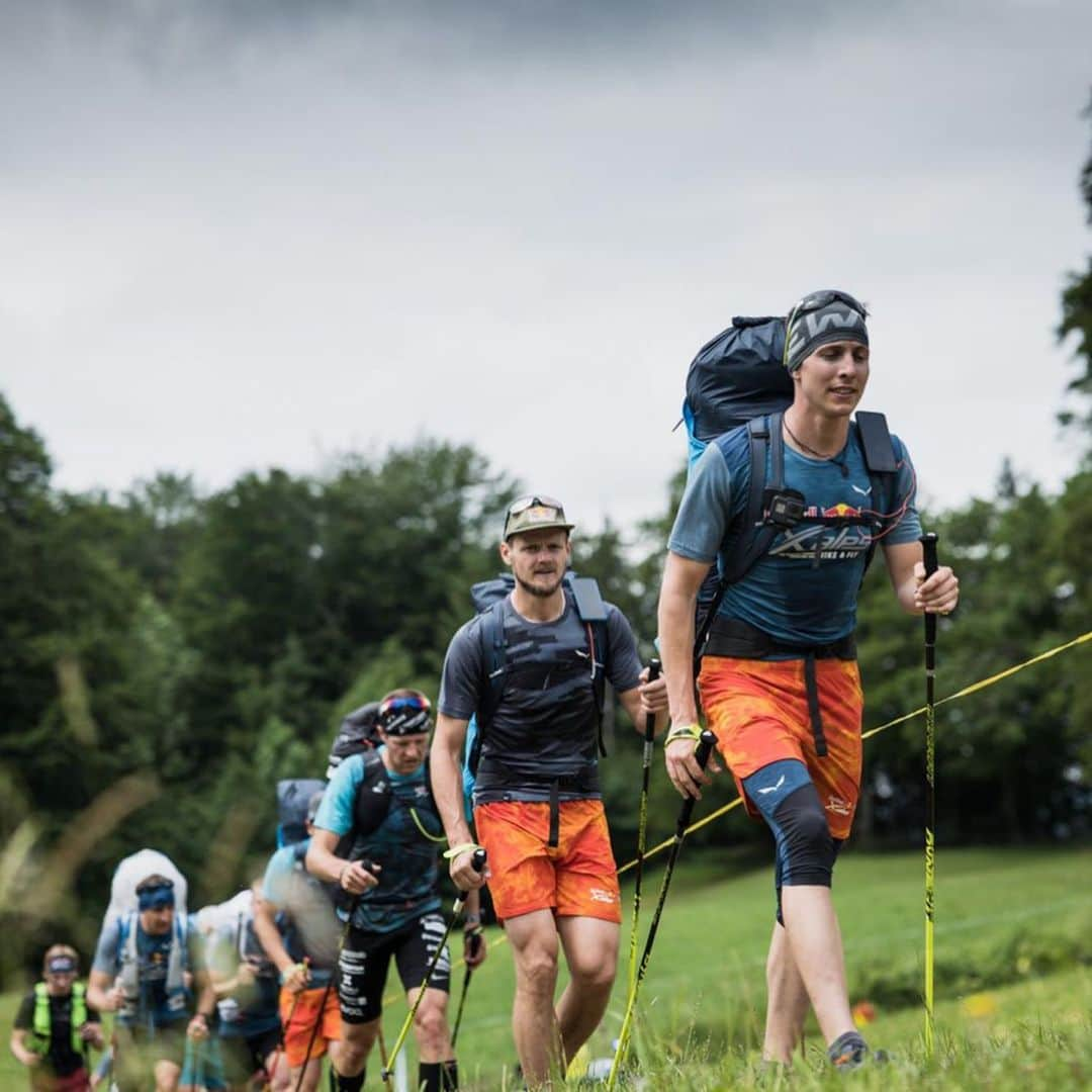 Suuntoさんのインスタグラム写真 - (SuuntoInstagram)「And the race is on! 🙌  Who will win the @redbullxalps this year? 🏔  Who will be the fastest, the toughest? 💪  Anything can happen during the 1138km from Salzburg to Monaco, so stay tuned for race updates and behind the scenes moments! And don’t forget to follow the live tracking, the link is in our bio.  Here are some highlights from the race start in Mozartplatz until the first turnpoint, the top of the Gaisberg mountain.  #redbullxalps #hikeandfly #suunto9 📸 @philippreiter007 and @nico_blkorwht」6月17日 3時21分 - suunto