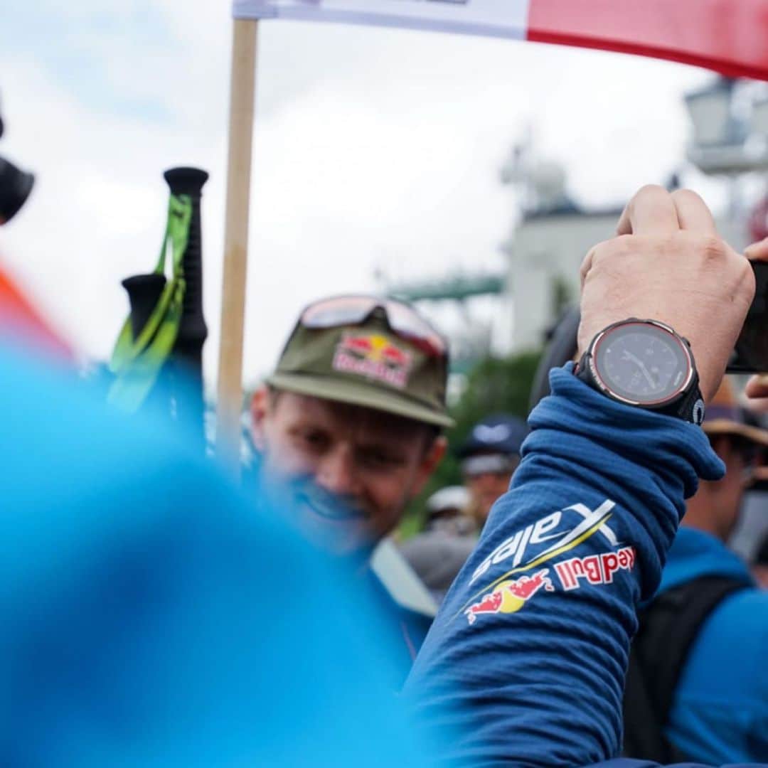 Suuntoさんのインスタグラム写真 - (SuuntoInstagram)「And the race is on! 🙌  Who will win the @redbullxalps this year? 🏔  Who will be the fastest, the toughest? 💪  Anything can happen during the 1138km from Salzburg to Monaco, so stay tuned for race updates and behind the scenes moments! And don’t forget to follow the live tracking, the link is in our bio.  Here are some highlights from the race start in Mozartplatz until the first turnpoint, the top of the Gaisberg mountain.  #redbullxalps #hikeandfly #suunto9 📸 @philippreiter007 and @nico_blkorwht」6月17日 3時21分 - suunto