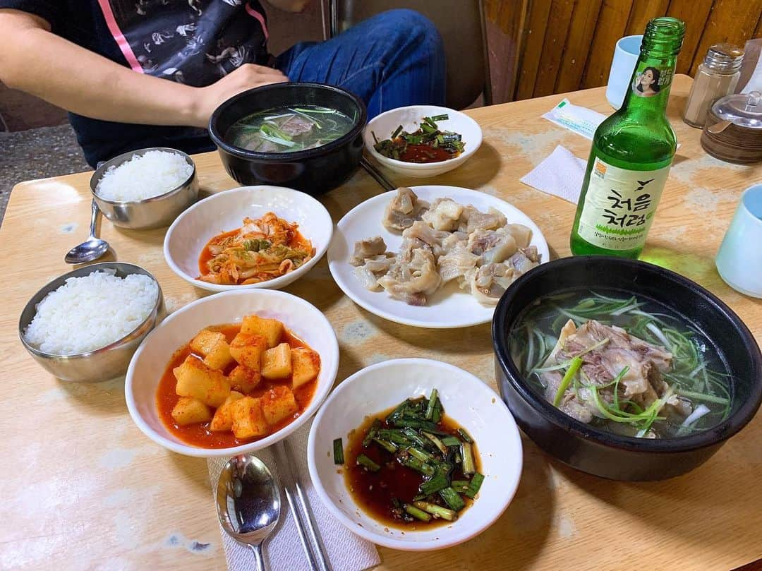 イ・グクジュさんのインスタグラム写真 - (イ・グクジュInstagram)「#영등포맛집 #방치탕 #수요미식회맛집  몇년전 우연히 갔다가 #반한맛 #알고보니맛집 오늘은 #중토막 #도가니수육 #호로록 #일끝나고먹으니꿀맛 🙂🙃🙂」6月17日 3時26分 - gookju