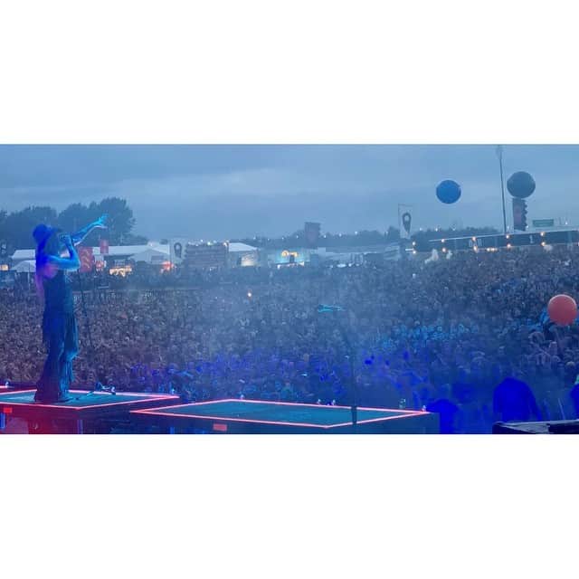 ロブ・ゾンビのインスタグラム：「Today we rock Austria 🇦🇹. #novarock #robzombie #gingerfish #piggyd #johnfive」