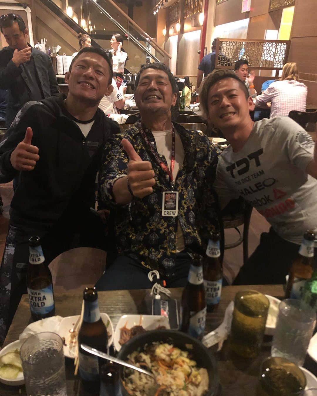 高田延彦さんのインスタグラム写真 - (高田延彦Instagram)「堀口恭司二冠達成祝勝会！ベラトールMSG大会が終了したのは日付けが変わって１時半あたり、それから皆んなで集まったから２時を回ってのスタートだったかな⁉️激闘後の恭司くんはほぼ無傷、ちなみに彼はアルコールをやらない。 #堀口恭司  #msg  #rizin  #ベラトール  #二冠達成  #快挙  #マンハッタン」6月16日 18時44分 - takada_nobuhiko