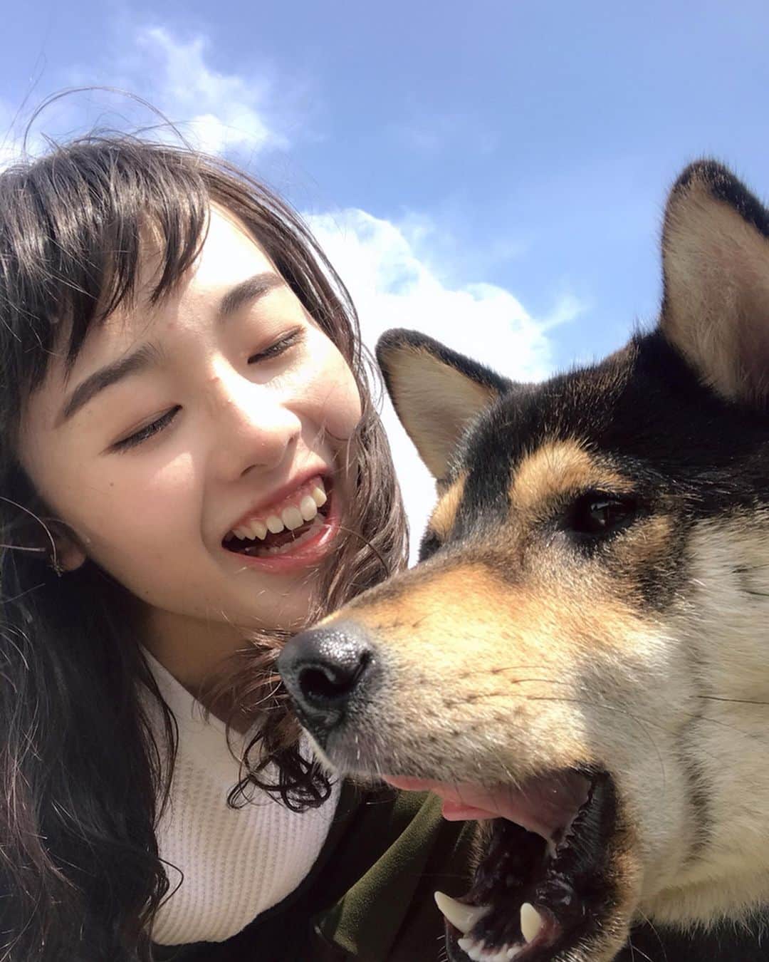 伊藤ふたばさんのインスタグラム写真 - (伊藤ふたばInstagram)「🐕🐾🐾🌱💓 #dog #shibainu #🐾」6月16日 18時53分 - futaba_ito