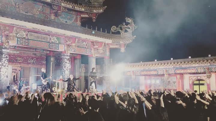 luzのインスタグラム：「2019 6.14 埼玉県、聖天宮にてルスナーの皆とMV撮影  #mv #luz #聖天宮」