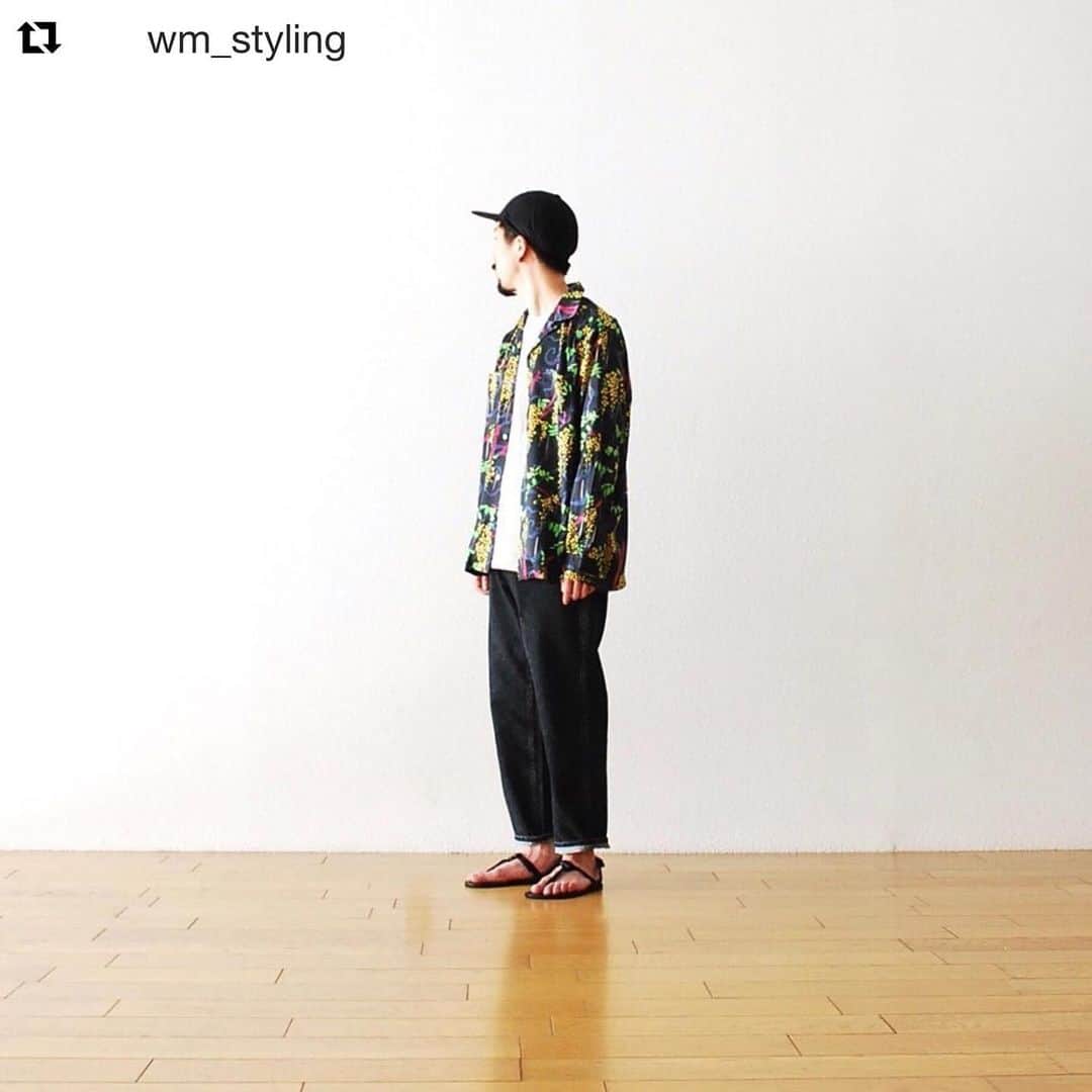 wonder_mountain_irieさんのインスタグラム写真 - (wonder_mountain_irieInstagram)「#Repost @wm_styling with @get_repost ・・・ ［#19SS_WM_styling.］ _ styling.(height 174cm weight 60kg) cap→ #KIJIMATAKAYUKI ￥12,960- silk shirts→ #WANGCHOMPHU ￥38,880- tee→ #nanamica ￥7,560- pants→ #WESTOVERALL ￥23,760- sandal→ #HenderScheme ￥23,760- _ 〈online store / @digital_mountain〉 → http://www.digital-mountain.net _ 【オンラインストア#DigitalMountain へのご注文】 *24時間受付 *15時までのご注文で即日発送 *1万円以上ご購入で送料無料 tel：084-973-8204 _ We can send your order overseas. Accepted payment method is by PayPal or credit card only. (AMEX is not accepted)  Ordering procedure details can be found here. >>http://www.digital-mountain.net/html/page56.html _ 本店：@Wonder_Mountain_irie 系列店：@hacbywondermountain (#japan #hiroshima #日本 #広島 #福山) _」6月16日 19時02分 - wonder_mountain_